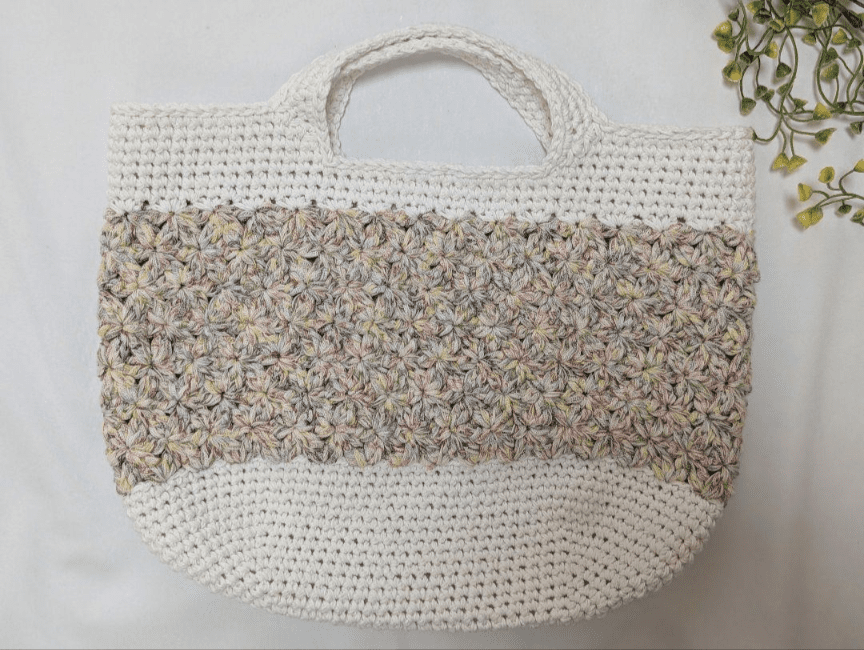 フラワーフレークで編んだお花模様のバッグ