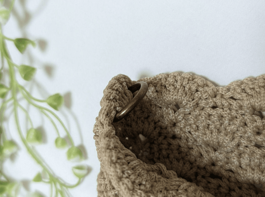マクラメヤーン 2023で編んだ可愛い模様編みのミニショルダーバッグ
